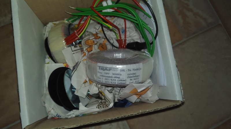 toroidni-transformator-audio-preamp-2x24vac-30w-slika-131398508.jpg
