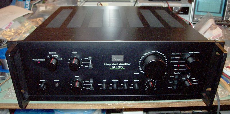 AU919_200.jpg