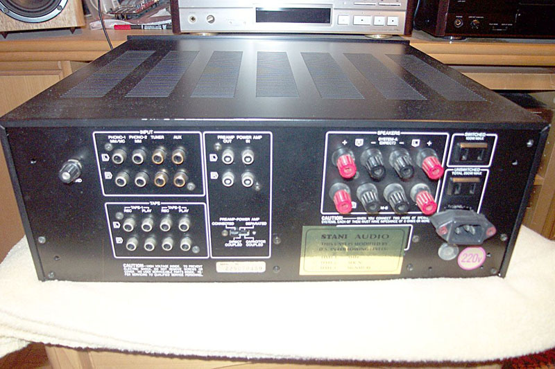 AU919_01.jpg